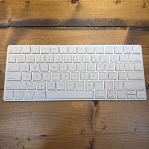 Apple Magic Keyboard Wireless Bluetooth A1644 Silver White with Lightning Cable